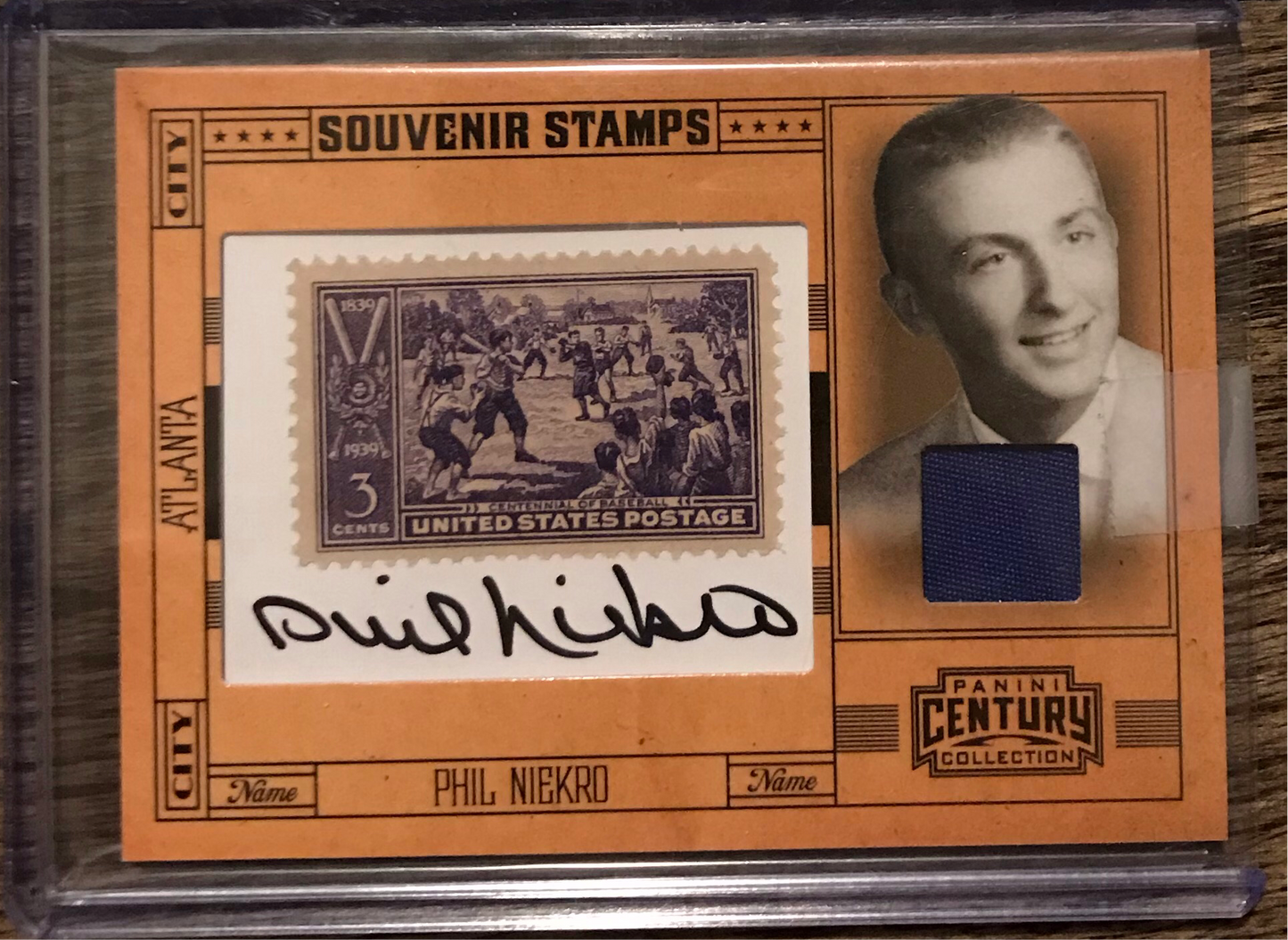 2010 Panini Donruss Americana Phil Niekro Autograph With Souvenir Stamp (1939) 6/10
