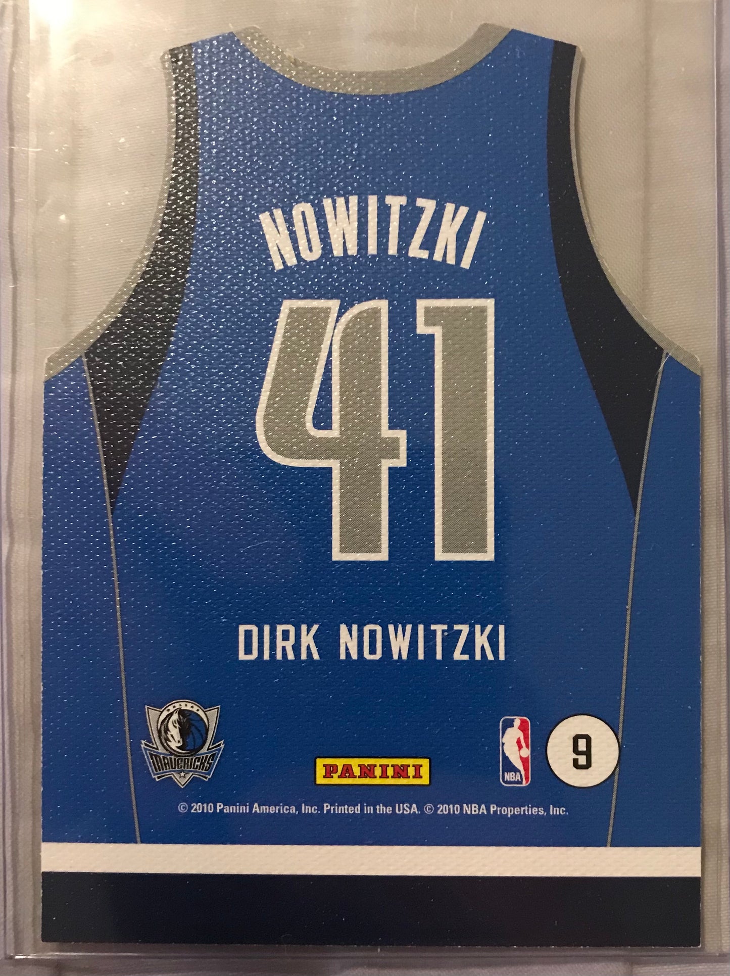 2010-11 Panini Threads Team Away Dirk Nowitzki #9